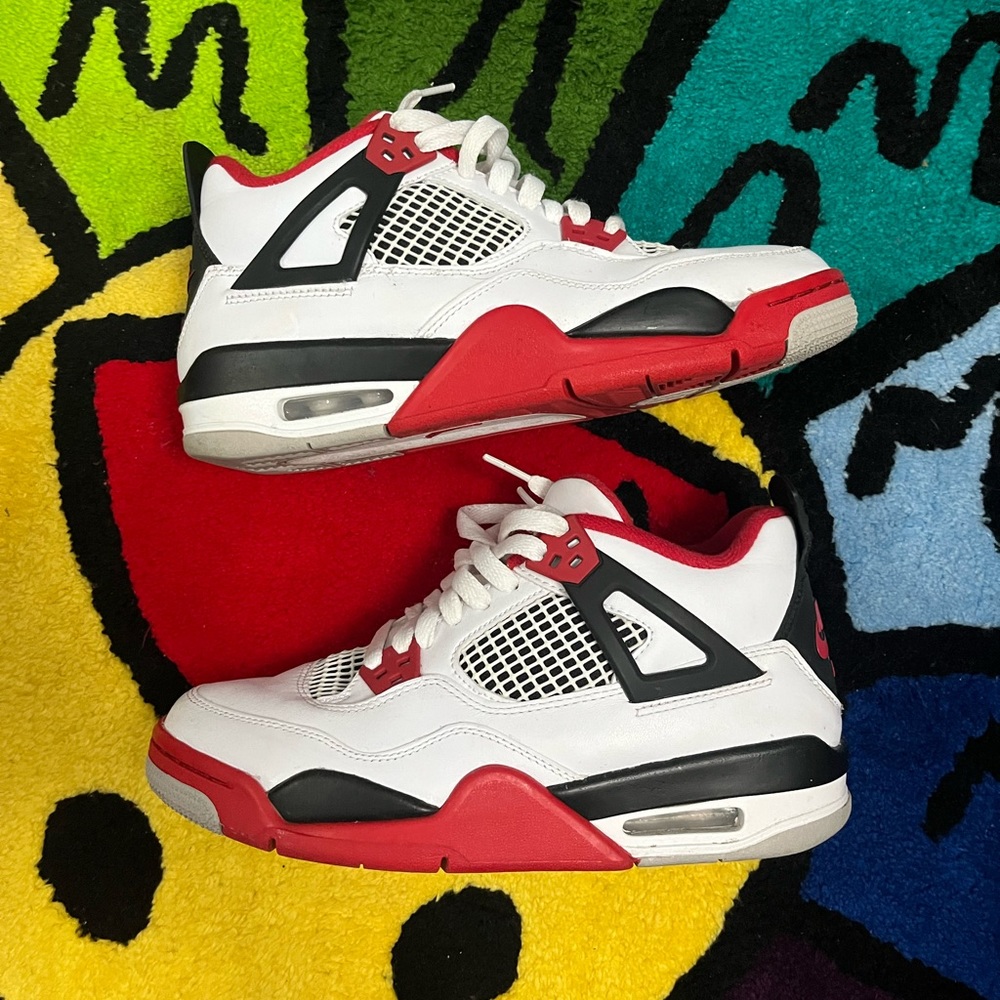 Air Jordan 4